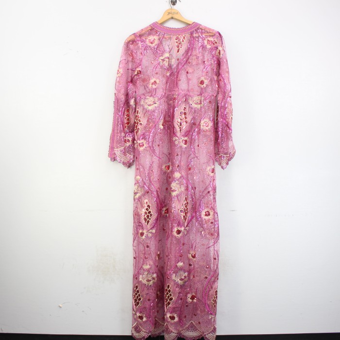 *SPECIAL ITEM* USA VINTAGE SPANGLE SEETHROUGH DESIGN PEACOCK EMBROIDERY LONG ONE PIECE/アメリカ古着スパンコールシースルーデザイン孔雀刺繍ロングワンピース | Vintage.City Vintage Shops, Vintage Fashion Trends
