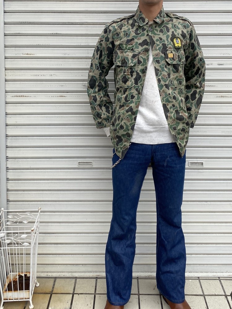 お隣の国 韓国軍の迷彩シャツを取り込んだカジュアルコーデ🔥

70〜80年代韓国軍ダックハンターカモシャツ

80〜90年代ラングラーデニムパンツ | 古着コーデスナップは、Vintage.Cityでチェック