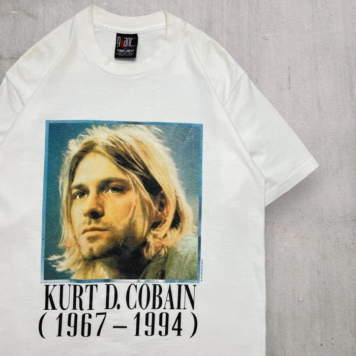 90s KURT COBAIN , memorial T-shirt , Giant by Tee Jays | Vintage.City