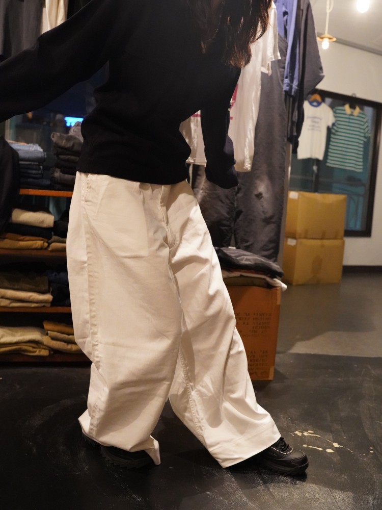 ヴィンテージ　セイラーを着て
船乗り気取りなスタイル

パンツのUKドリルパンツはメンズでもいけます | 빈티지 코디 스냅은 Vintage.City에서 체크