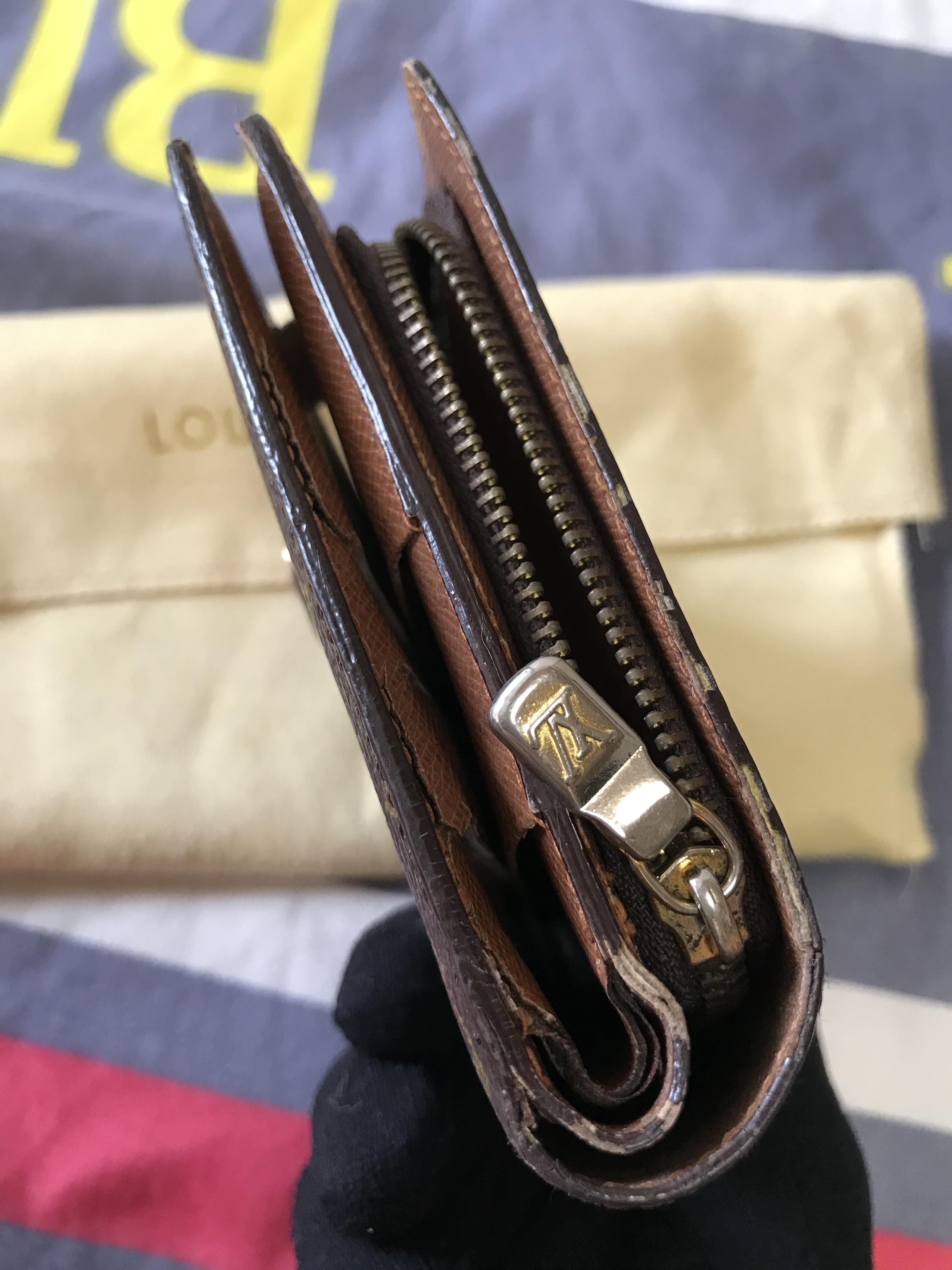 Louis Vuitton ルイヴィトン財布モノグラムコンパクトジップ 折り財布