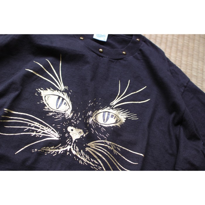 90's Cat design Tee "studded" | Vintage.City 古着屋、古着コーデ情報を発信