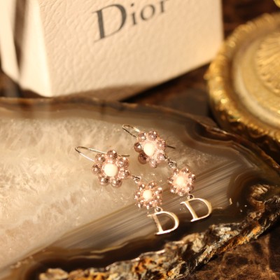 Christian Dior LOGO FLOWER SWING EARRING/クリスチャンディオール