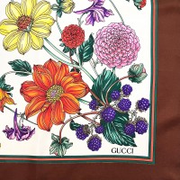 vintage＂GUCCI＂ダリア柄シルクスカーフ シェリーmade in ITALY | Vintage.City 古着屋、古着コーデ情報を発信