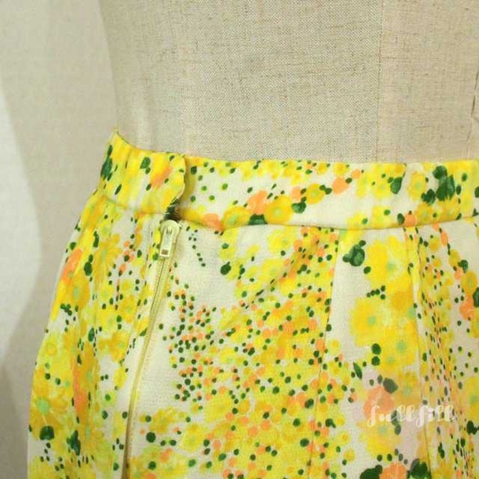 黄色い花柄のタイトスカート 古着 | Vintage.City 古着屋、古着コーデ情報を発信