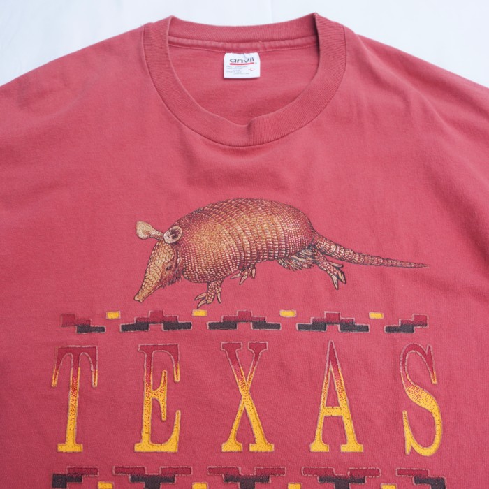 anvil アルマジロ君 3Dデザイン Texas San Antonio  Tシャツ | Vintage.City Vintage Shops, Vintage Fashion Trends