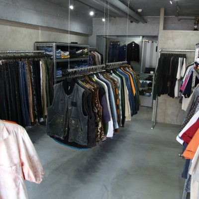 the Holic | Vintage Shops, Buy and sell vintage fashion items on Vintage.City