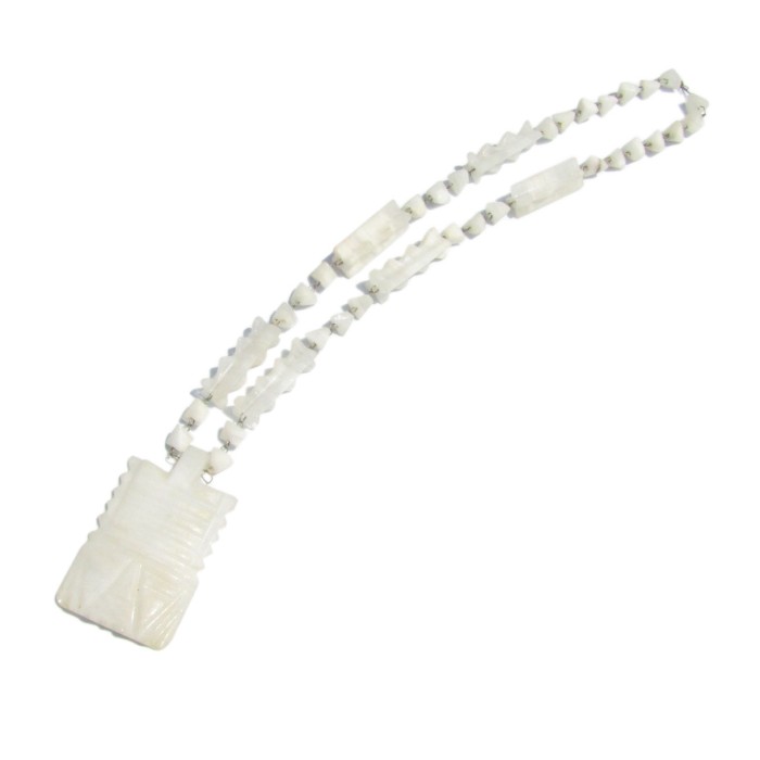 Vintage white scarab natural stone hand carved necklace | Vintage.City 古着屋、古着コーデ情報を発信