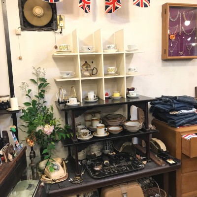 miñangos Antiques&Sundries | Discover unique vintage shops in Japan on Vintage.City