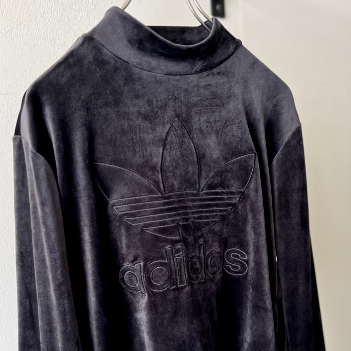 adidas Emboss Logo Bell Sleeve Velours Cut and Sewn | Vintage.City Vintage Shops, Vintage Fashion Trends