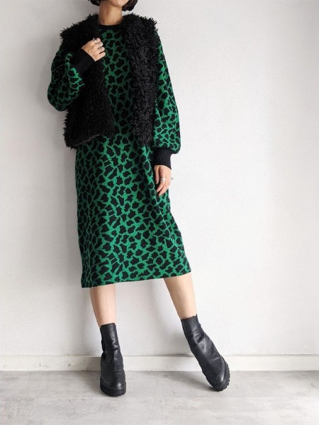 80s Leopard pattern knit dress
90s Collarless shaggy gilet 

https://instagram.com/labrado_vintage | 古着コーデスナップは、Vintage.Cityでチェック