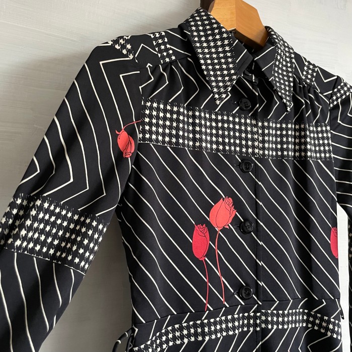 rose & geometric pattern dress〈レトロ古着 薔薇 & 幾何学模様 ワンピース 黒〉 | Vintage.City 古着屋、古着コーデ情報を発信