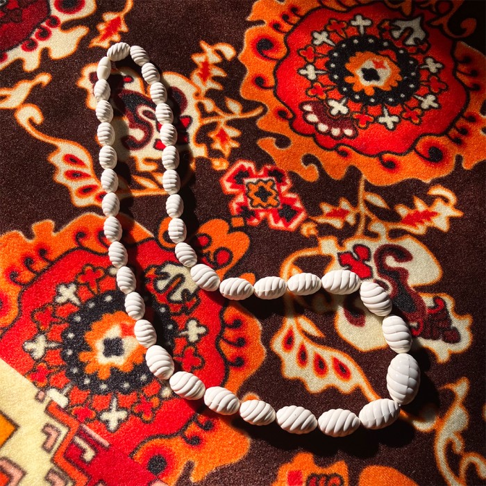 Plastic Torsion Type Ivory Necklace | Vintage.City 빈티지숍, 빈티지 코디 정보