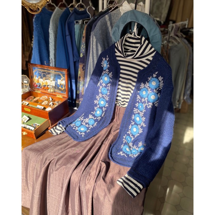 flower embroidery navy cardigan | Vintage.City 古着屋、古着コーデ情報を発信