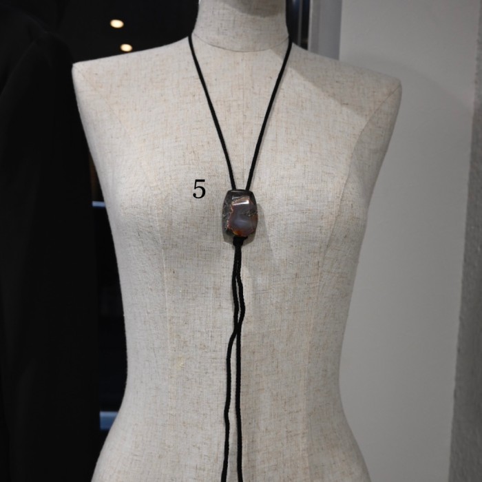 stone loop tie | Vintage.City Vintage Shops, Vintage Fashion Trends