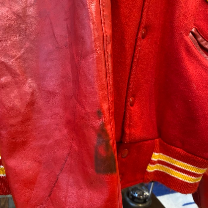 90's MECA stadium jacket | Vintage.City Vintage Shops, Vintage Fashion Trends