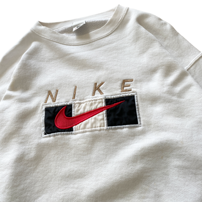 〔Vintage〕00s 90s Nike embroidery sweat
