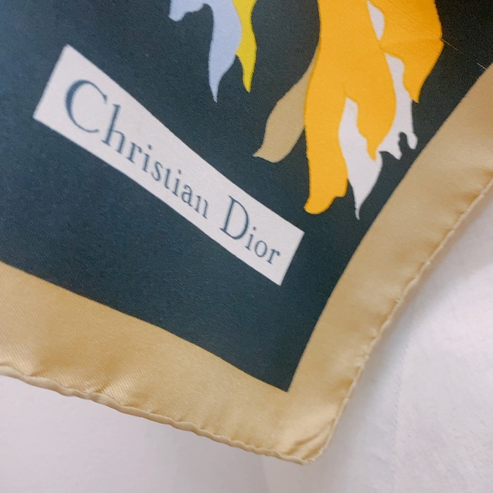 ディオール　スカーフ　黒　黄色　花柄　シルク　Christian Dior | Vintage.City 古着屋、古着コーデ情報を発信
