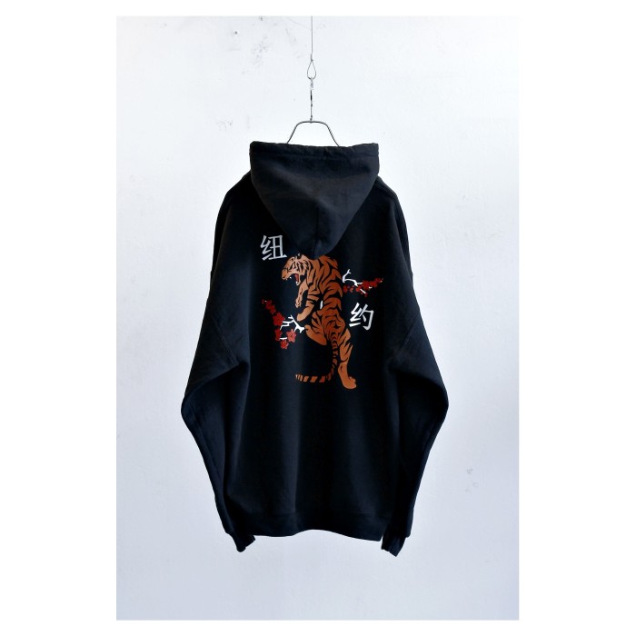 Chinese “New York” Tiger Printed Hoodie | Vintage.City 빈티지숍, 빈티지 코디 정보