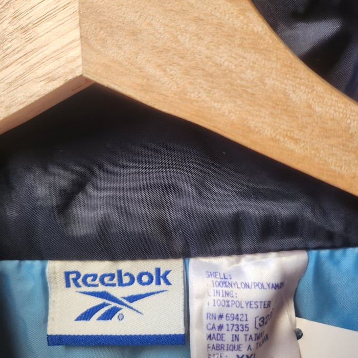 刺繍【Reebok】ナイロンジャケット　フルジップ | Vintage.City 古着屋、古着コーデ情報を発信