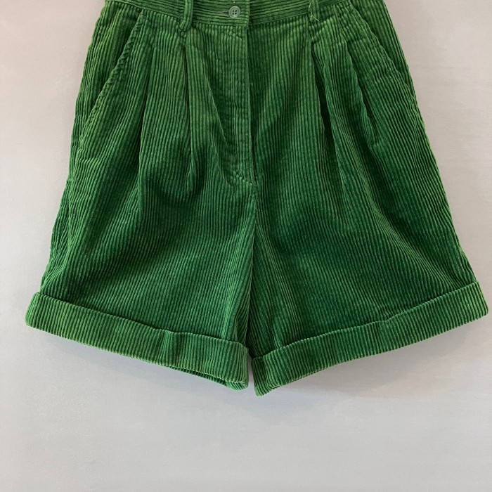 BENETTON 太畝コーデュロイ ２タック ハーフパンツ 緑 サイズ46 | Vintage.City 古着屋、古着コーデ情報を発信