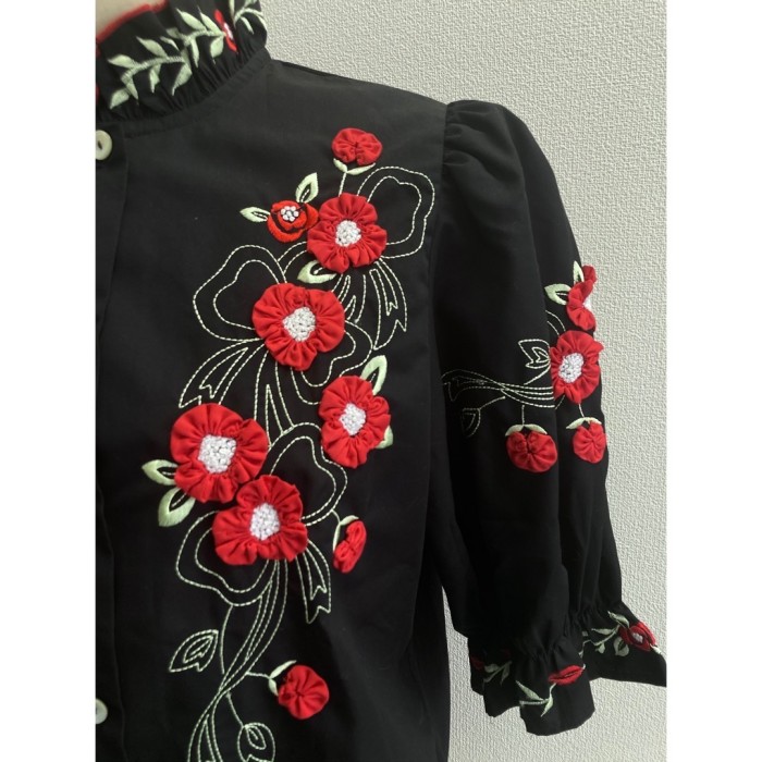 #254 flower embroidery  blouse 花柄刺繍ブラウス　黒緑赤　ブラック　レディースM 古着 | Vintage.City 빈티지숍, 빈티지 코디 정보