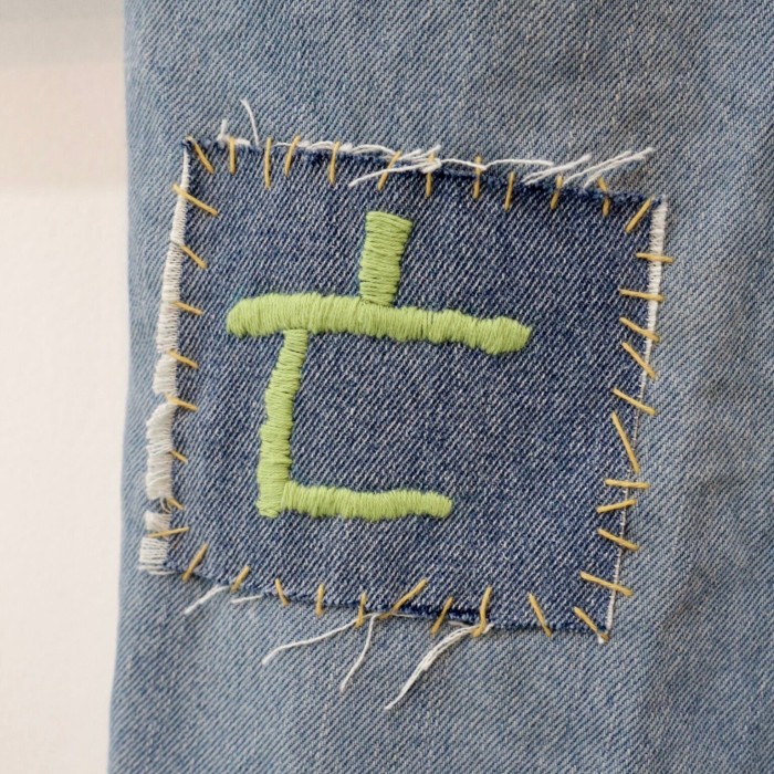 【"Levi's 560" comfort fit 亡 hand embroidery patch denim pants】 | Vintage.City 古着屋、古着コーデ情報を発信