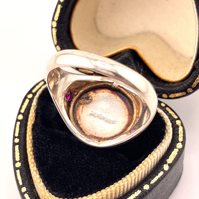 Vintage Ruby × Queen Elizabeth Coin Silver Ring | Vintage.City Vintage Shops, Vintage Fashion Trends