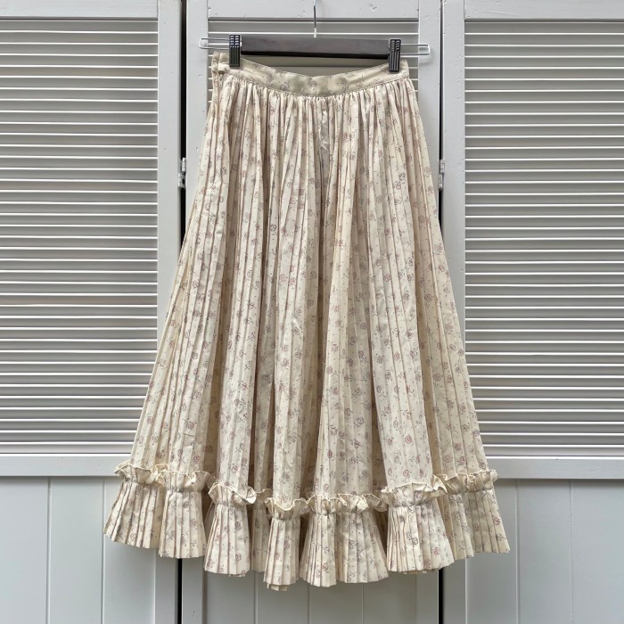 rose pattern frill pleated skirt | Vintage.City Vintage Shops, Vintage Fashion Trends