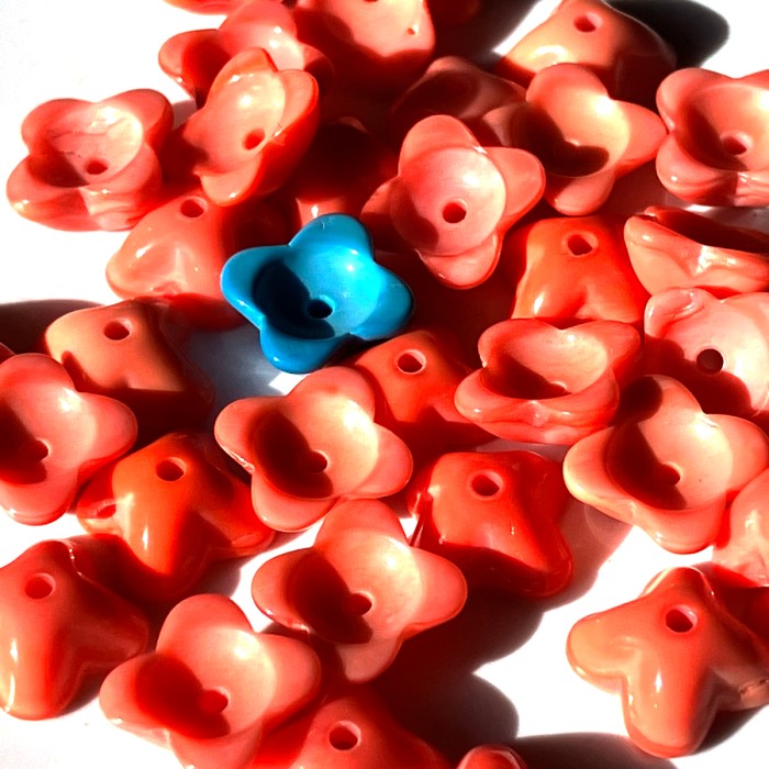 Vintage Pink Czech Beads Flower Parts 36 pieces | Vintage.City 古着屋、古着コーデ情報を発信