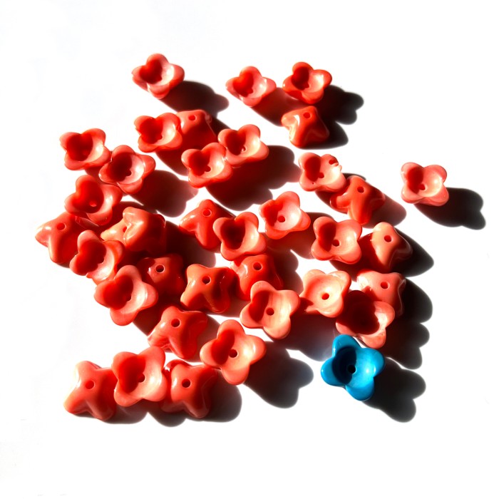 Vintage Pink Czech Beads Flower Parts 36 pieces | Vintage.City 古着屋、古着コーデ情報を発信