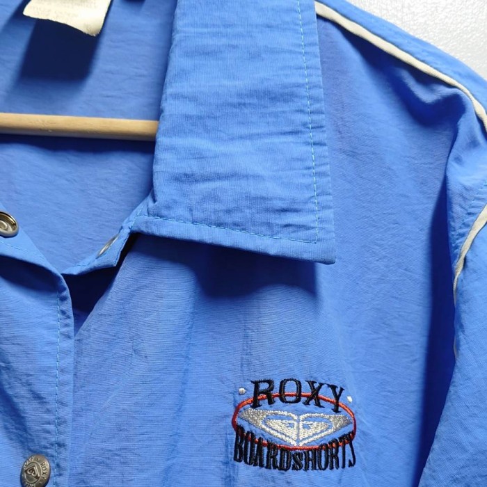 90’s ROXY ワンポイント ロゴ 刺繍 ナイロン コーチ ジャケット | Vintage.City 古着屋、古着コーデ情報を発信