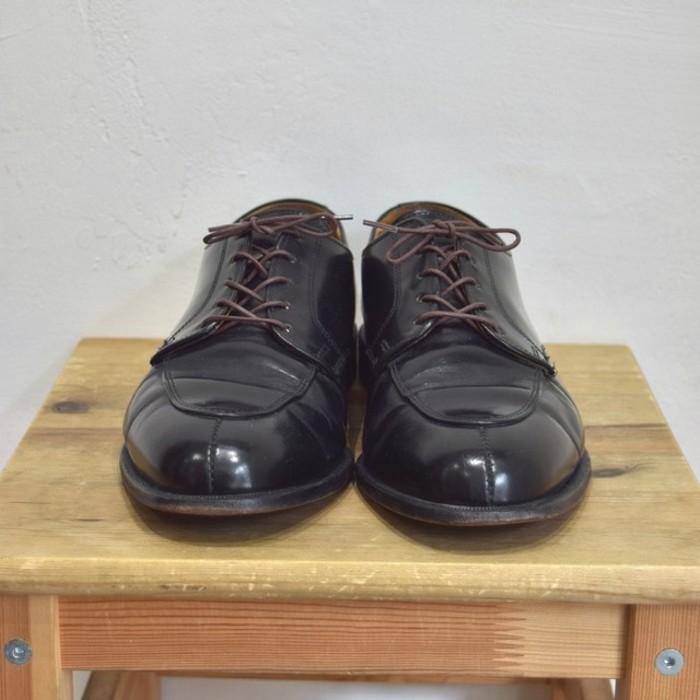 90s " cole haan " black leather V-tip shoes | Vintage.City Vintage Shops, Vintage Fashion Trends