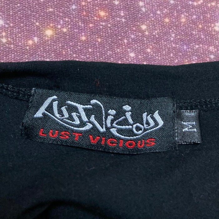 Y2K　Neo Grunge /Gothic/Punk Rock vibes 　”LUST VICIOUS”    Scull ＋Wing design tops | Vintage.City 古着屋、古着コーデ情報を発信
