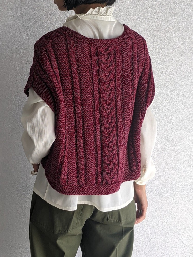 frill design blouse
raspberry pink color knit vest

https://instagram.com/labrado_vintage | Check out vintage snap at Vintage.City