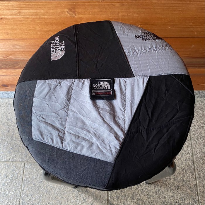 disguise covver™︎ ROUND CHAIR TNF | Vintage.City Vintage Shops, Vintage Fashion Trends