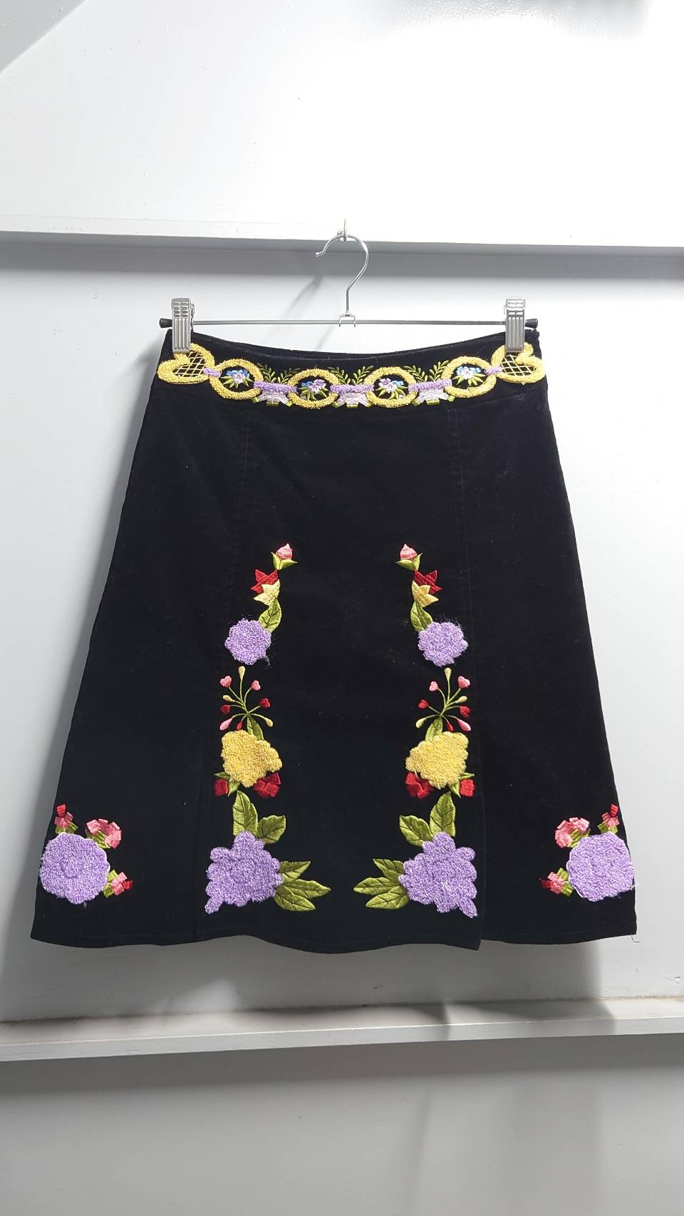 柄デザイン花柄MOSCHINO 刺繍 スカート