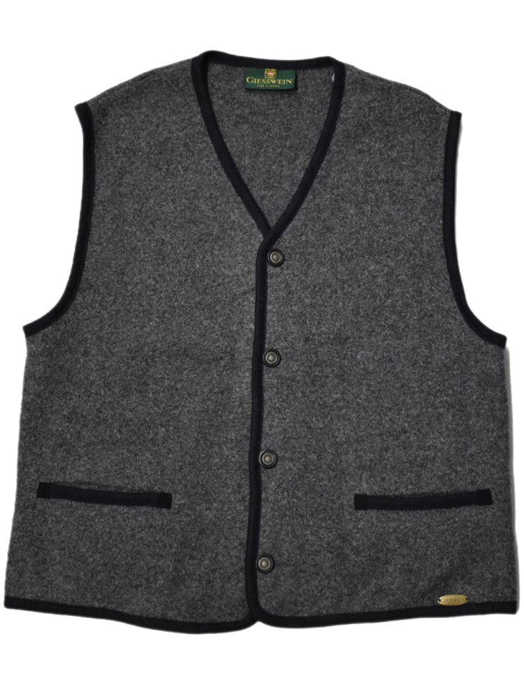 【VERS Styling Sample】 
Vest: EURO Vintage Wool Knit Vest
Shirt: Old Faux Suede L/S Shirt
Pants: EURO Vintage German Logger Pants
⁡
店頭に入荷した新商品を使ってスタイリング
⁡
冬に向けてウールのニットベストを使い
中のシャツは秋冬に人気なスエードシャツ
パンツはコーディロイ素材のロガーパンツと
季節感あるコーディネートです。
⁡
男女問わず着用頂けますので
店頭ならびにONLINE STOREにてご覧下さい。
⁡
⁡
-——————————
⁡
VERS(ヴァース)では
ヨーロッパ圏の海外古着を中心に
デザインの効いた珍しい商品の多数セレクト
並びに当店オリジナルのリメイク商品を
販売しております。
⁡
⁡
VERS @vers_vintage
〒310-0011 茨城県水戸市三の丸2丁目5-33 スズキビル 1FB
営業時間:13:00-19:00 定休日:なし
駐車場:なし (周辺6ヶ所コインパーキングあり) | Check out vintage snap at Vintage.City