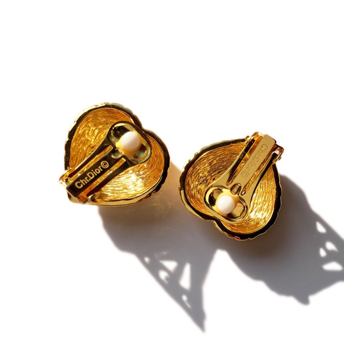 Christian Dior」 Vintage Gold Tone Old Logo Heart Design Earrings