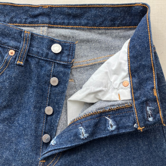 90s Levi's 501 made in USA  mint condition - W29 | Vintage.City Vintage Shops, Vintage Fashion Trends