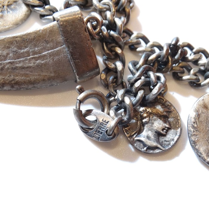 「LIERRE」 Vintage Silver Tone Coin × Fang Motif Bracelet | Vintage.City 빈티지숍, 빈티지 코디 정보
