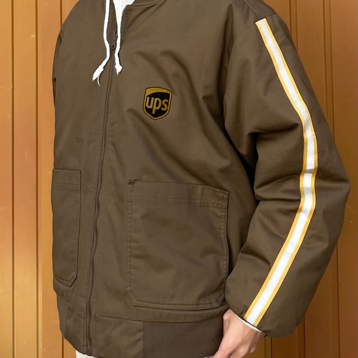 USED 00s UPS Padding jacket | Vintage.City 古着屋、古着コーデ情報を発信