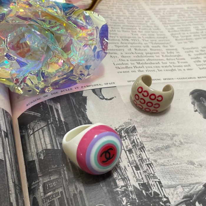 Deadstock Chanel Coco Multicolored Ring | Vintage.City 빈티지숍, 빈티지 코디 정보