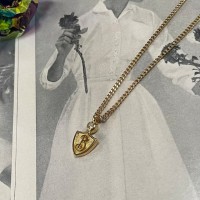 Deadstock Burberrys Shield Necklace Gold | Vintage.City 빈티지숍, 빈티지 코디 정보