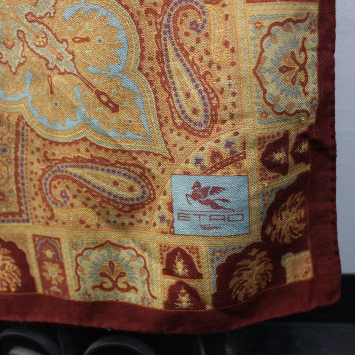 ETRO SILK WOOL PAISLEY PATTERNED SQUARE LARGE SHAWL MADE IN ITALY/エトロシルクウールスクエア型ペイズリー柄大判ショール(ストール) | Vintage.City 古着屋、古着コーデ情報を発信