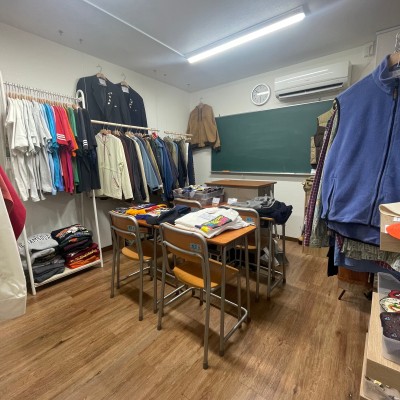 KROOL used&vintage | Discover unique vintage shops in Japan on Vintage.City