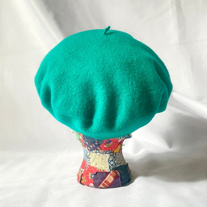 Made in England emerald green wool 100% beret イングランド製エメラルドグリーン ウールベレー帽 | Vintage.City 古着屋、古着コーデ情報を発信