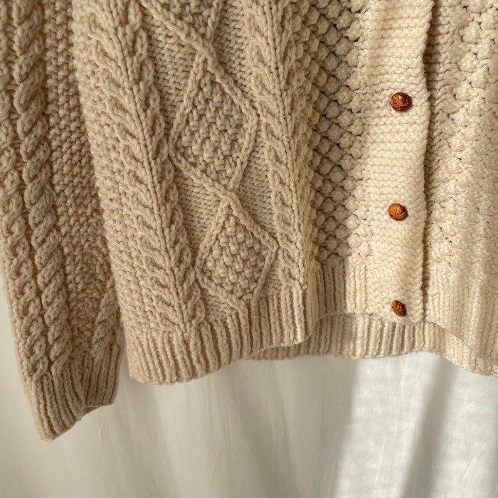 Vneck cable knit cardigan | Vintage.City Vintage Shops, Vintage Fashion Trends