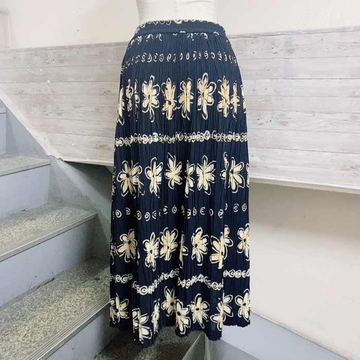 ヴィンテージ　ロングスカート　黒　花柄　プリーツスカート　vintage skirt | Vintage.City Vintage Shops, Vintage Fashion Trends