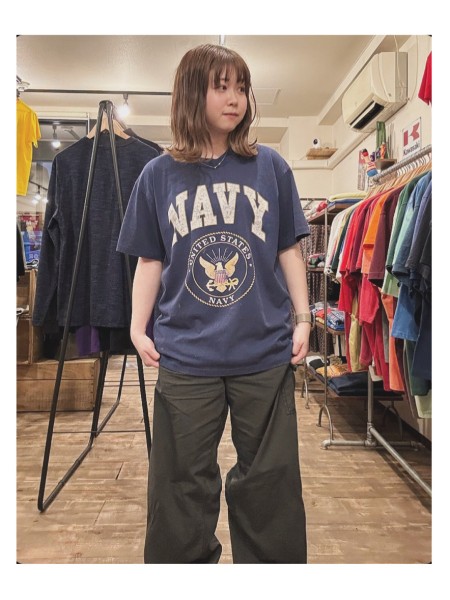 USNAVY vintage-tee
シンプルで決まる夏だからこそ、飛びっきりお気に入りのTシャツGETしましょう♡
 | Check out vintage snap at Vintage.City